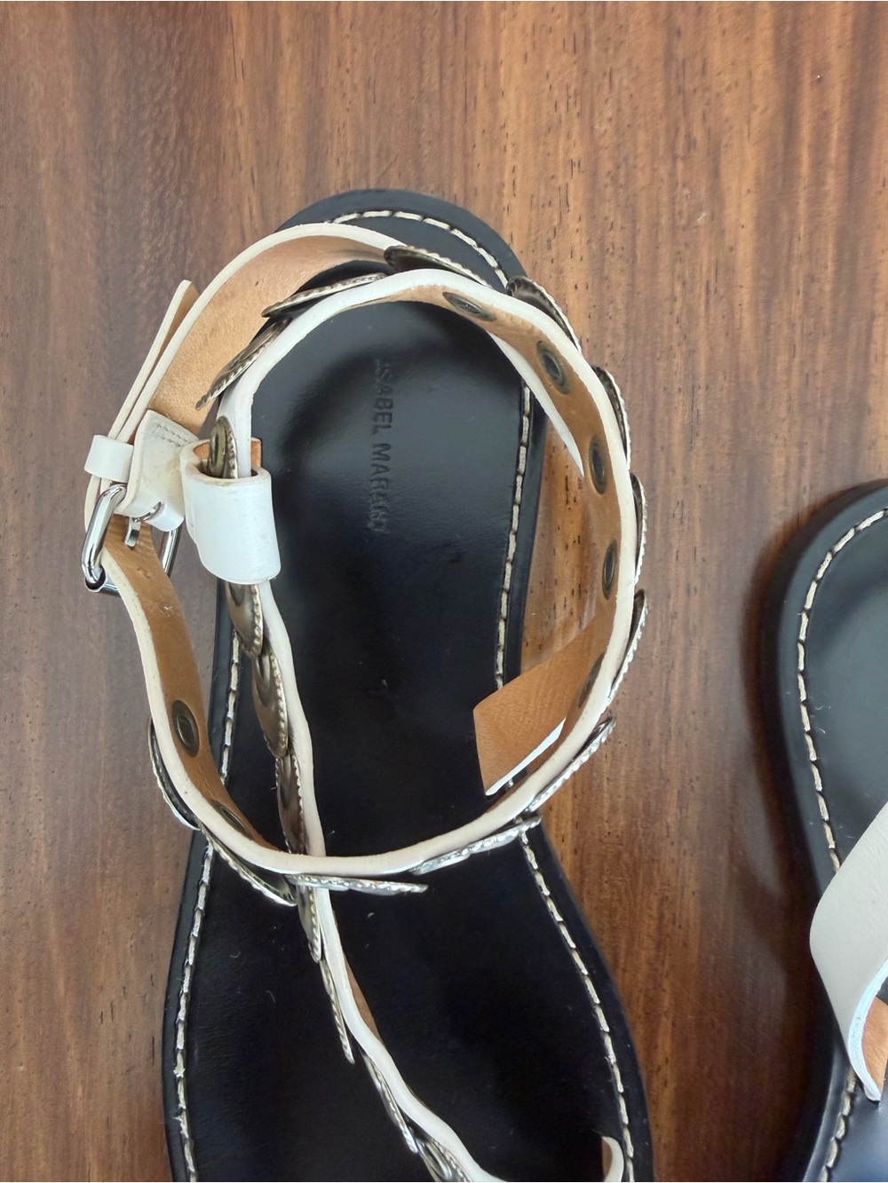 Isabel Marant White Leather Sandals with Silver Disc Embellishments - Picture 5 of 9
